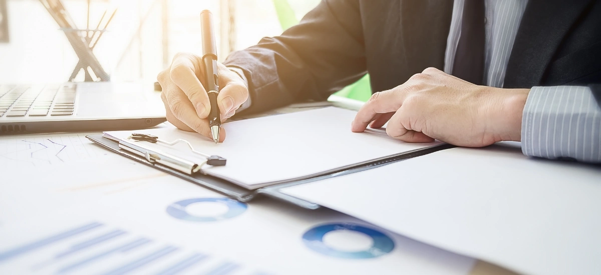 Społeczny dowód słuszności i jego wpływ na digital marketing